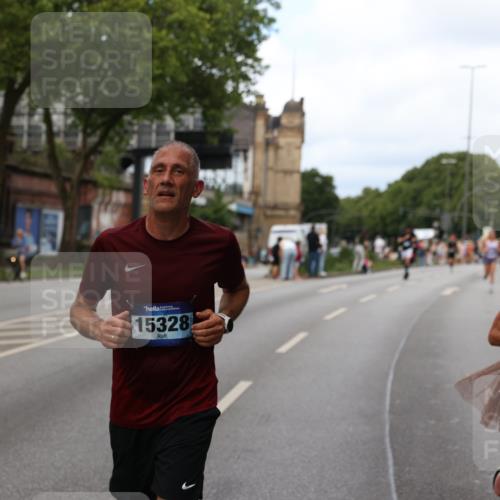 29.06.2025 - hella hamburg halbmarathon Yannick Fuchs http://msf.ph/oto/8302184 29.06.2025 10:37:36 20KM 1675, 1735, 2653, 3697, 4080, 4229, 4318, 5124, 5477, 7026, 7508, 7635, 9364, 9534, 10099, 10237, 10251, 11177, 12153, 12723, 12776, 13398, 13746, 13807, 14201, 14210, 14484, 14849, 15328, 15706, 15851, 15921, 16314, 16338, 18004, 18274, 18304, 18449, 18987, 19009, 19038, 19051, 19229 meine-sportfotos.de
