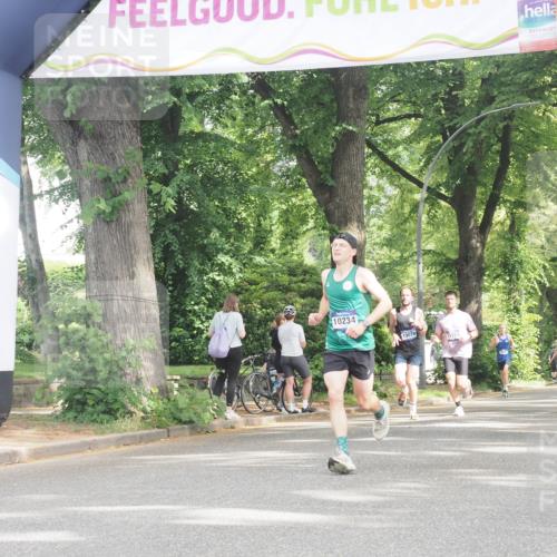29.06.2025 - hella hamburg halbmarathon KatJ http://msf.ph/oto/8302189 29.06.2025 10:14:10 Zwischen KM18-KM19  meine-sportfotos.de