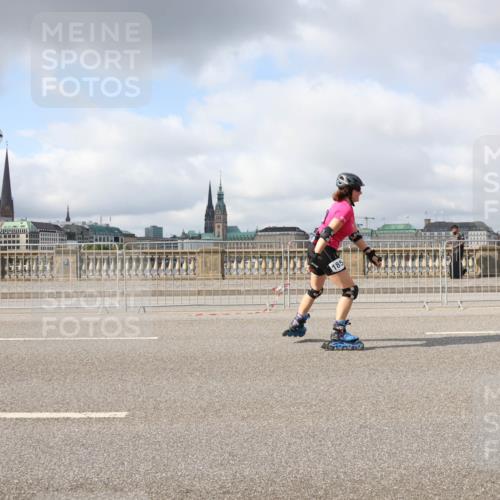 29.06.2025 - hella hamburg halbmarathon Lena Gebhardt http://msf.ph/oto/8302246 29.06.2025 09:06:40 Lombardsbrücke  meine-sportfotos.de