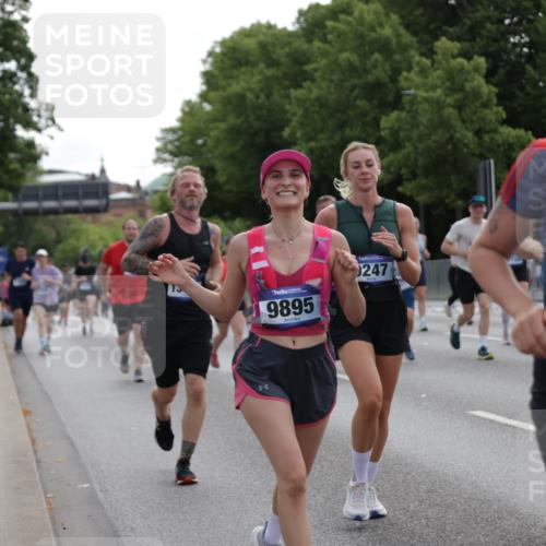 29.06.2025 - hella hamburg halbmarathon Jannik Wohlers http://msf.ph/oto/8302247 29.06.2025 10:37:24 Lombardsbrücke 1475, 1578, 1799, 1985, 2199, 2853, 3230, 3246, 5139, 5522, 5875, 6243, 6362, 7244, 7321, 7350, 7696, 8985, 9247, 9288, 9895, 10159, 10506, 10836, 11087, 11164, 11456, 11457, 11543, 11882, 12242, 12254, 12472, 12824, 13650, 14018, 15002, 15418, 15511, 16211, 16360, 16680, 17389, 17793, 17798, 18317, 18319 meine-sportfotos.de
