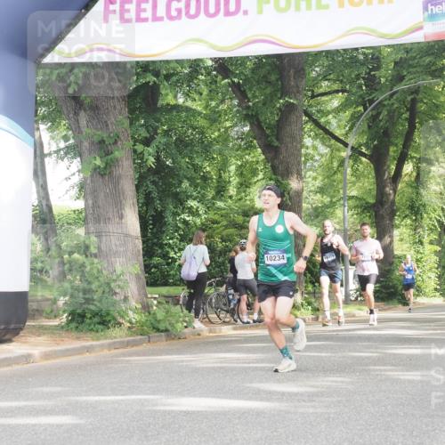 29.06.2025 - hella hamburg halbmarathon KatJ http://msf.ph/oto/8302249 29.06.2025 10:14:10 Zwischen KM18-KM19  meine-sportfotos.de
