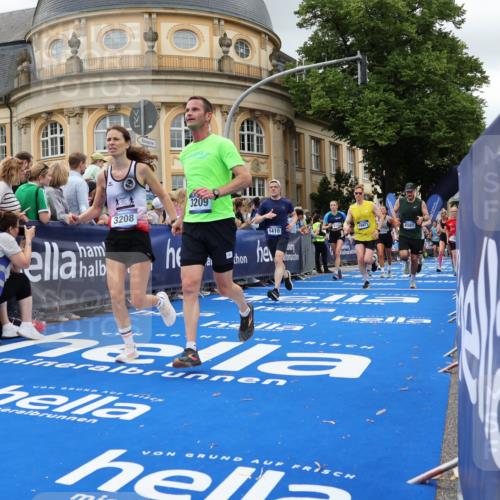 29.06.2025 - hella hamburg halbmarathon Strokosch-Dieckow http://msf.ph/oto/8302261 29.06.2025 10:54:07 Ziel 1151, 1410, 3177, 3208, 3209, 3898, 5638, 6082, 6084, 6294, 6356, 6443, 6581, 8390, 9032, 9791, 11499, 12213, 12379, 13033, 13397, 13794, 15169, 15524, 16780, 16871, 17348, 18308 meine-sportfotos.de
