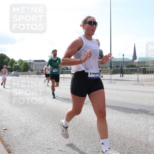 29.06.2025 - hella hamburg halbmarathon Lena Gebhardt http://msf.ph/oto/8302283 29.06.2025 10:12:12 Lombardsbrücke 1062, 1328, 1790, 1850, 1992, 2661, 3262, 3363, 3746, 4453, 4499, 5176, 5379, 5597, 5598, 5605, 6822, 6871, 6966, 7474, 7571, 9191, 9253, 9254, 9405, 9428, 9705, 10042, 10409, 10685, 11507, 11509, 11525, 11537, 11581, 11917, 12473, 13171, 13177, 13542, 13958, 14060, 14196, 14313, 14384, 14863, 14868, 15137, 16379, 16976, 17638, 17774, 18261, 18395, 18429, 18655 meine-sportfotos.de