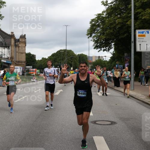 29.06.2025 - hella hamburg halbmarathon Yannick Fuchs http://msf.ph/oto/8302292 29.06.2025 10:49:58 20KM 1130, 1180, 1877, 2378, 2982, 3042, 3048, 4951, 5287, 5465, 5721, 5744, 6759, 7646, 7742, 8255, 8311, 8330, 8639, 8863, 9361, 9562, 9622, 11039, 11143, 11309, 11554, 11638, 12196, 12515, 12858, 13474, 14363, 14461, 15134, 16043, 16375, 16401, 16434, 16625, 16786, 17468, 17615, 18117, 18125, 18212, 18325, 18340, 18495, 18531, 18634, 18741, 18746, 18835, 18966, 19120, 19152 meine-sportfotos.de