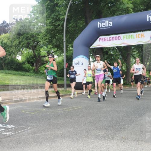 29.06.2025 - hella hamburg halbmarathon KatJ http://msf.ph/oto/8302315 29.06.2025 10:43:28 Zwischen KM18-KM19 1972, 2083, 2741, 2982, 2996, 4152, 4594, 4813, 5418, 7037, 7547 meine-sportfotos.de