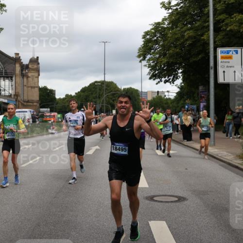 29.06.2025 - hella hamburg halbmarathon Yannick Fuchs http://msf.ph/oto/8302339 29.06.2025 10:49:58 20KM 1130, 1180, 1877, 2378, 2982, 3042, 3048, 4951, 5287, 5465, 5721, 5744, 6759, 7646, 7742, 8255, 8311, 8330, 8639, 8863, 9361, 9562, 9622, 11039, 11143, 11309, 11554, 11638, 12196, 12515, 12858, 13474, 14363, 14461, 15134, 16043, 16375, 16401, 16434, 16625, 16786, 17468, 17615, 18117, 18125, 18212, 18325, 18340, 18495, 18531, 18634, 18741, 18746, 18835, 18966, 19120, 19152 meine-sportfotos.de