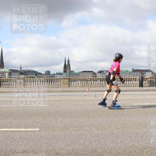 29.06.2025 - hella hamburg halbmarathon Lena Gebhardt http://msf.ph/oto/8302405 29.06.2025 09:06:40 Lombardsbrücke  meine-sportfotos.de