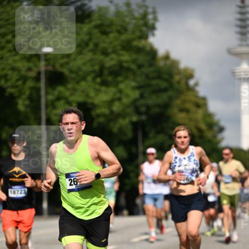 29.06.2025 - hella hamburg halbmarathon Dr. Thomas Lammeyer http://msf.ph/oto/8302411 29.06.2025 09:54:06 Kennedybrücke 1209, 1358, 1688, 1697, 1882, 2675, 3626, 4205, 4229, 4380, 4398, 4823, 4893, 5026, 5409, 5472, 5508, 5745, 5916, 6080, 6458, 6529, 6649, 6686, 6687, 7026, 7110, 8450, 8958, 9017, 9116, 9365, 10218, 10783, 10922, 11281, 11284, 11305, 11379 meine-sportfotos.de