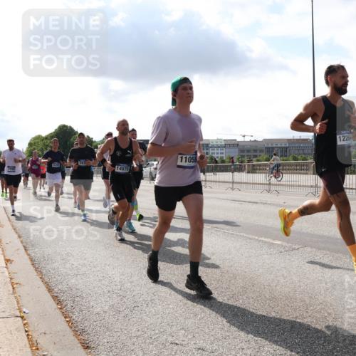 29.06.2025 - hella hamburg halbmarathon Lena Gebhardt http://msf.ph/oto/8302427 29.06.2025 09:47:05 Lombardsbrücke 3790, 2836, 3, 14975, 11055, 12204, 58888, 1002, 1053, 1396, 1407, 1411, 1577, 1910, 1959, 2121, 2228, 2243, 2563, 2774, 2836, 3005, 3790, 3935, 4246, 4740, 4944, 5048, 5152, 5193, 5660, 6032, 6305, 6473, 6683, 6915, 7080, 7466, 7622, 7628, 7831, 7867, 7972, 8312, 8323, 8366, 9376, 9508, 9519, 10477, 10771, 10927, 11055, 11370, 11898, 12204, 12447, 12899, 13148, 13199, 13493, 13494, 13729, 13771, 13972, 13991, 14069, 14310, 14385, 16957 meine-sportfotos.de