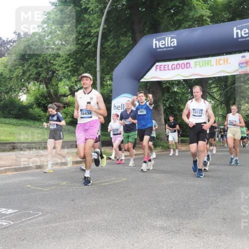 29.06.2025 - hella hamburg halbmarathon KatJ http://msf.ph/oto/8302433 29.06.2025 10:43:29 Zwischen KM18-KM19 1972, 2083, 2741, 2982, 2996, 4152, 4594, 4813, 7037, 7547 meine-sportfotos.de
