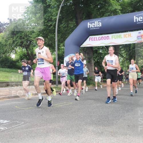 29.06.2025 - hella hamburg halbmarathon KatJ http://msf.ph/oto/8302466 29.06.2025 10:43:29 Zwischen KM18-KM19 1972, 2083, 2741, 2982, 2996, 4152, 4594, 4813, 7037, 7547 meine-sportfotos.de
