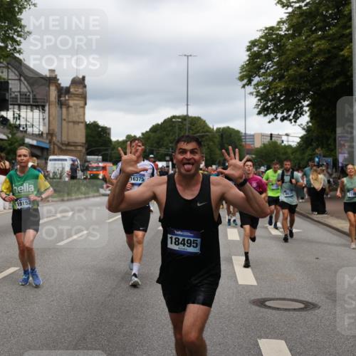 29.06.2025 - hella hamburg halbmarathon Yannick Fuchs http://msf.ph/oto/8302478 29.06.2025 10:49:58 20KM 1130, 1180, 1877, 2378, 2982, 3042, 3048, 4951, 5287, 5465, 5721, 5744, 6759, 7646, 7742, 8255, 8311, 8330, 8639, 8863, 9361, 9562, 9622, 11039, 11143, 11309, 11554, 11638, 12196, 12515, 12858, 13474, 14363, 14461, 15134, 16043, 16375, 16401, 16434, 16625, 16786, 17468, 17615, 18117, 18125, 18212, 18325, 18340, 18495, 18531, 18634, 18741, 18746, 18835, 18966, 19120, 19152 meine-sportfotos.de