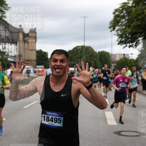 29.06.2025 - hella hamburg halbmarathon Yannick Fuchs http://msf.ph/oto/8302517 29.06.2025 10:49:59 20KM 1130, 1180, 1877, 2378, 2982, 3042, 3048, 4951, 5287, 5465, 5721, 5744, 6759, 7646, 7742, 8255, 8311, 8330, 8639, 8863, 9361, 9562, 9622, 11039, 11143, 11309, 11554, 11638, 12196, 12515, 12858, 13474, 14363, 14461, 15134, 16043, 16375, 16401, 16434, 16625, 16786, 17468, 17615, 18117, 18125, 18212, 18325, 18340, 18495, 18531, 18634, 18746, 18835, 18966, 19120, 19152 meine-sportfotos.de