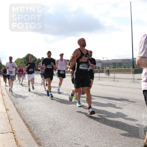 29.06.2025 - hella hamburg halbmarathon Lena Gebhardt http://msf.ph/oto/8302630 29.06.2025 09:47:06 Lombardsbrücke 3790, 2836, 6205, 6305, 937, 3935, 11370, 14975, 139, 1105, 1002, 1053, 1396, 1407, 1411, 1577, 1910, 1959, 2121, 2228, 2243, 2563, 2774, 2836, 3005, 3790, 3935, 4246, 4740, 4944, 5048, 5152, 5193, 5660, 5961, 6032, 6305, 6473, 6683, 6915, 7080, 7466, 7622, 7628, 7831, 7867, 7972, 8312, 8323, 8366, 9376, 9508, 9519, 10477, 10771, 10927, 11055, 11370, 11806, 11898, 12137, 12204, 12447, 12899, 13148, 13199, 13493, 13494, 13729, 13771, 13972, 13991, 14069, 14310, 14385 meine-sportfotos.de