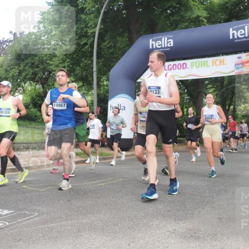 29.06.2025 - hella hamburg halbmarathon KatJ http://msf.ph/oto/8302654 29.06.2025 10:43:30 Zwischen KM18-KM19 1972, 2083, 2250, 2741, 2982, 2996, 4152, 4594, 4813, 7037, 7547 meine-sportfotos.de