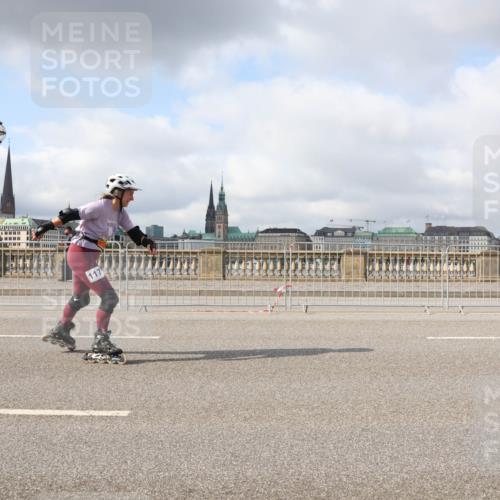 29.06.2025 - hella hamburg halbmarathon Lena Gebhardt http://msf.ph/oto/8302728 29.06.2025 09:06:48 Lombardsbrücke  meine-sportfotos.de