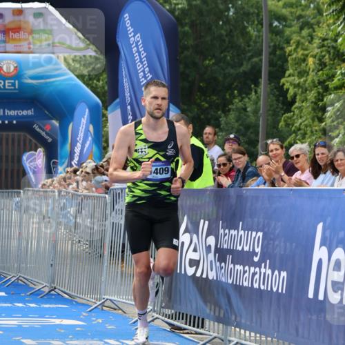 29.06.2025 - hella hamburg halbmarathon Strokosch-Dieckow http://msf.ph/oto/8302753 29.06.2025 10:16:18 Ziel 11409 meine-sportfotos.de