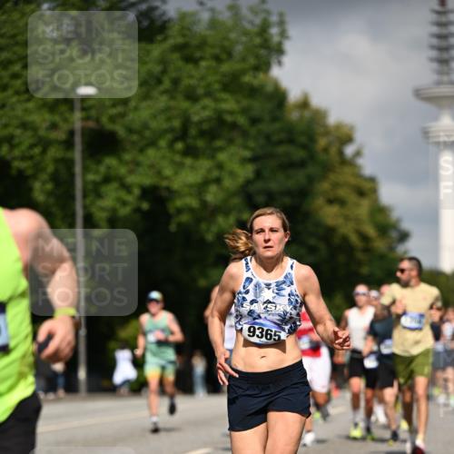 29.06.2025 - hella hamburg halbmarathon Dr. Thomas Lammeyer http://msf.ph/oto/8302755 29.06.2025 09:54:07 Kennedybrücke 1209, 1358, 1688, 1697, 1882, 2546, 2675, 3626, 4205, 4229, 4380, 4398, 4823, 4893, 5026, 5472, 5508, 5745, 5752, 5916, 6080, 6458, 6649, 6686, 6687, 7026, 7110, 8450, 8958, 9116, 9365, 10218, 10783, 10922, 11281, 11284, 11305, 11379 meine-sportfotos.de