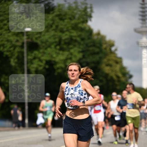 29.06.2025 - hella hamburg halbmarathon Dr. Thomas Lammeyer http://msf.ph/oto/8302801 29.06.2025 09:54:07 Kennedybrücke 1209, 1358, 1688, 1697, 1882, 2546, 2675, 3626, 4205, 4229, 4380, 4398, 4823, 4893, 5026, 5472, 5508, 5745, 5752, 5916, 6080, 6458, 6649, 6686, 6687, 7026, 7110, 8450, 8958, 9116, 9365, 10218, 10783, 10922, 11281, 11284, 11305, 11379 meine-sportfotos.de