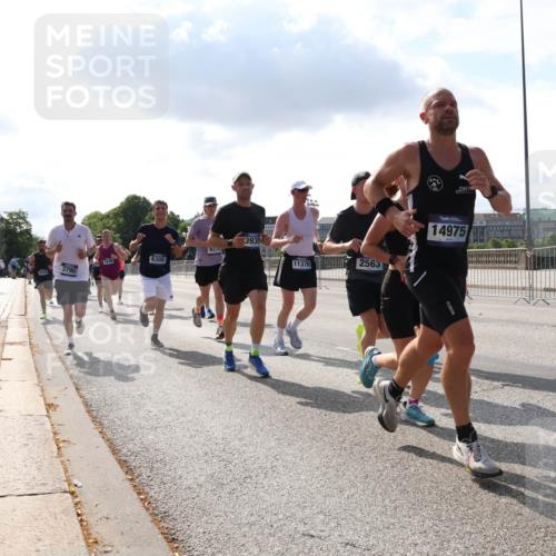 29.06.2025 - hella hamburg halbmarathon Lena Gebhardt http://msf.ph/oto/8302810 29.06.2025 09:47:06 Lombardsbrücke 3790, 9370, 2838, 6305, 3935, 2563, 11370, 14975, 1002, 1053, 1396, 1407, 1411, 1577, 1910, 1959, 2121, 2228, 2243, 2563, 2774, 2836, 3005, 3790, 3935, 4246, 4740, 4944, 5048, 5152, 5193, 5660, 5961, 6032, 6305, 6473, 6683, 6915, 7080, 7466, 7622, 7628, 7831, 7867, 7972, 8312, 8323, 8366, 9376, 9508, 9519, 10477, 10771, 10927, 11055, 11370, 11806, 11898, 12137, 12204, 12447, 12899, 13148, 13199, 13493, 13494, 13729, 13771, 13972, 13991, 14069, 14310, 14385 meine-sportfotos.de