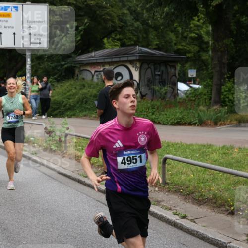 29.06.2025 - hella hamburg halbmarathon Yannick Fuchs http://msf.ph/oto/8302854 29.06.2025 10:50:01 20KM 1130, 1180, 1877, 2378, 2982, 3042, 3048, 4594, 4813, 4951, 5287, 5465, 5721, 5744, 6759, 7646, 7742, 8255, 8311, 8330, 8639, 8863, 9361, 9562, 9622, 11143, 11309, 11554, 11638, 11870, 12196, 12515, 12858, 13474, 14363, 14461, 15134, 16008, 16009, 16043, 16375, 16434, 16625, 17468, 17615, 18117, 18125, 18212, 18325, 18340, 18495, 18531, 18634, 18966, 19152 meine-sportfotos.de