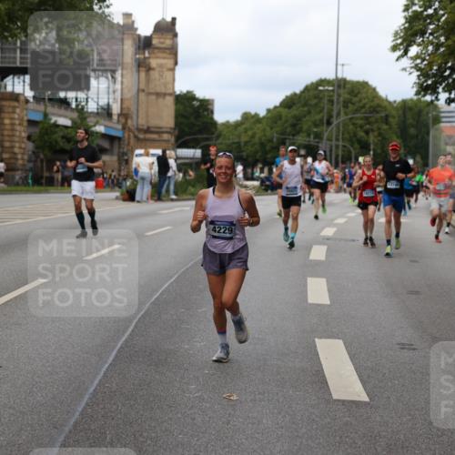 29.06.2025 - hella hamburg halbmarathon Yannick Fuchs http://msf.ph/oto/8302862 29.06.2025 10:37:44 20KM 2653, 3109, 3116, 3124, 3697, 3928, 4080, 4229, 4318, 7026, 7508, 7635, 8664, 9114, 10099, 10237, 10251, 10493, 11177, 12153, 12723, 12776, 13398, 13746, 13807, 14201, 14210, 14484, 14849, 15706, 15851, 15921, 16314, 16338, 16997, 17391, 17403, 18274, 18449, 18987, 19009, 19038, 19051, 19229 meine-sportfotos.de