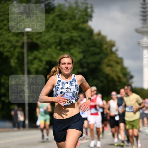 29.06.2025 - hella hamburg halbmarathon Dr. Thomas Lammeyer http://msf.ph/oto/8302864 29.06.2025 09:54:07 Kennedybrücke 1209, 1358, 1688, 1697, 1882, 2546, 2675, 3626, 4205, 4229, 4380, 4398, 4823, 4893, 5026, 5472, 5508, 5745, 5752, 5916, 6080, 6458, 6649, 6686, 6687, 7026, 7110, 8450, 8958, 9116, 9365, 10218, 10783, 10922, 11281, 11284, 11305, 11379 meine-sportfotos.de