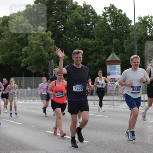 29.06.2025 - hella hamburg halbmarathon Jannik Wohlers http://msf.ph/oto/8302869 29.06.2025 10:37:27 Lombardsbrücke 1475, 1578, 1799, 1985, 2199, 2853, 3230, 3246, 3880, 5139, 5522, 5875, 6243, 6362, 6697, 7244, 7321, 7350, 7696, 8985, 9247, 9288, 9895, 10025, 10159, 10836, 11087, 11164, 11421, 11456, 11457, 11479, 11543, 11882, 12242, 12254, 13650, 14018, 15002, 15418, 15511, 16211, 16360, 17389, 17793, 17798, 18317, 18319, 18572 meine-sportfotos.de