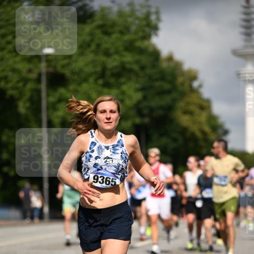29.06.2025 - hella hamburg halbmarathon Dr. Thomas Lammeyer http://msf.ph/oto/8302871 29.06.2025 09:54:07 Kennedybrücke 1209, 1358, 1688, 1697, 1882, 2546, 2675, 3626, 4205, 4229, 4380, 4398, 4823, 4893, 5026, 5472, 5508, 5745, 5752, 5916, 6080, 6458, 6649, 6686, 6687, 7026, 7110, 8450, 8958, 9116, 9365, 10218, 10783, 10922, 11281, 11284, 11305, 11379 meine-sportfotos.de