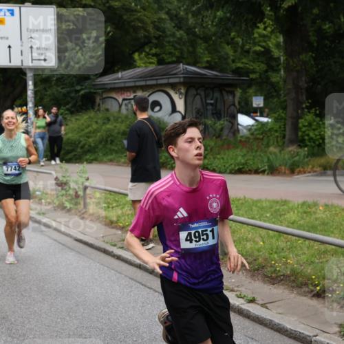 29.06.2025 - hella hamburg halbmarathon Yannick Fuchs http://msf.ph/oto/8302881 29.06.2025 10:50:01 20KM 1130, 1180, 1877, 2378, 2982, 3042, 3048, 4594, 4813, 4951, 5287, 5465, 5721, 5744, 6759, 7646, 7742, 8255, 8311, 8330, 8639, 8863, 9361, 9562, 9622, 11143, 11309, 11554, 11638, 11870, 12196, 12515, 12858, 13474, 14363, 14461, 15134, 16008, 16009, 16043, 16375, 16434, 16625, 17468, 17615, 18117, 18125, 18212, 18325, 18340, 18495, 18531, 18634, 18966, 19152 meine-sportfotos.de