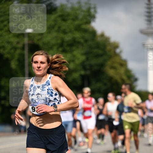 29.06.2025 - hella hamburg halbmarathon Dr. Thomas Lammeyer http://msf.ph/oto/8302882 29.06.2025 09:54:08 Kennedybrücke 1209, 1358, 1688, 1697, 1882, 2546, 2675, 3626, 4205, 4229, 4380, 4398, 4823, 4893, 5026, 5472, 5508, 5745, 5752, 5916, 6080, 6458, 6649, 6686, 6687, 7026, 7110, 8091, 8450, 8958, 9116, 9365, 10064, 10218, 10783, 10922, 11281, 11284, 11305, 11379 meine-sportfotos.de