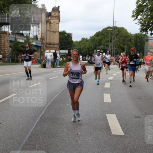 29.06.2025 - hella hamburg halbmarathon Yannick Fuchs http://msf.ph/oto/8302892 29.06.2025 10:37:44 20KM 2653, 3109, 3116, 3124, 3697, 3928, 4080, 4229, 4318, 7026, 7508, 7635, 8664, 9114, 10099, 10237, 10251, 10493, 11177, 12153, 12723, 12776, 13398, 13746, 13807, 14201, 14210, 14484, 14849, 15706, 15851, 15921, 16314, 16338, 16997, 17391, 17403, 18274, 18449, 18987, 19009, 19038, 19051, 19229 meine-sportfotos.de