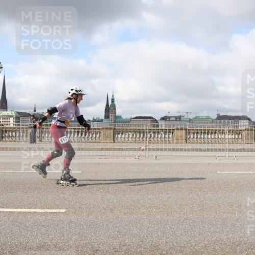 29.06.2025 - hella hamburg halbmarathon Lena Gebhardt http://msf.ph/oto/8302894 29.06.2025 09:06:48 Lombardsbrücke  meine-sportfotos.de