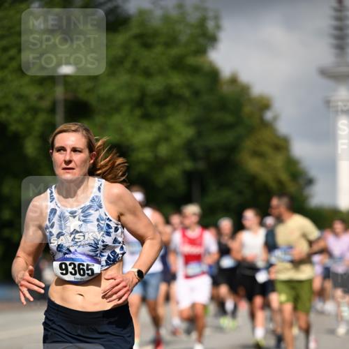 29.06.2025 - hella hamburg halbmarathon Dr. Thomas Lammeyer http://msf.ph/oto/8302898 29.06.2025 09:54:08 Kennedybrücke 1209, 1358, 1688, 1697, 1882, 2546, 2675, 3626, 4205, 4229, 4380, 4398, 4823, 4893, 5026, 5472, 5508, 5745, 5752, 5916, 6080, 6458, 6649, 6686, 6687, 7026, 7110, 8091, 8450, 8958, 9116, 9365, 10064, 10218, 10783, 10922, 11281, 11284, 11305, 11379 meine-sportfotos.de