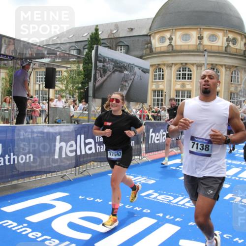 29.06.2025 - hella hamburg halbmarathon Michael Strokosch http://msf.ph/oto/8302929 29.06.2025 10:57:59 Ziel 1200, 2025, 2806, 2883, 3093, 3575, 4579, 6531, 7138, 7159, 7189, 8089, 9820, 11394, 12378, 13376, 13465, 14881, 15349, 15527, 17543, 18492, 18762 meine-sportfotos.de