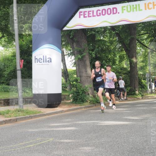 29.06.2025 - hella hamburg halbmarathon KatJ http://msf.ph/oto/8302946 29.06.2025 10:14:12 Zwischen KM18-KM19  meine-sportfotos.de