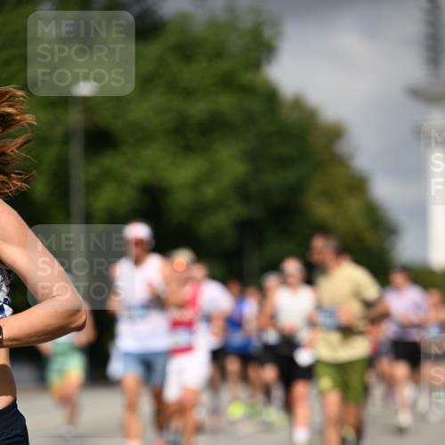 29.06.2025 - hella hamburg halbmarathon Dr. Thomas Lammeyer http://msf.ph/oto/8302951 29.06.2025 09:54:08 Kennedybrücke 1209, 1358, 1688, 1697, 1882, 2546, 2675, 3626, 4205, 4229, 4380, 4398, 4823, 4893, 5026, 5472, 5508, 5745, 5752, 5916, 6080, 6458, 6649, 6686, 6687, 7026, 7110, 8091, 8450, 8958, 9116, 9365, 10064, 10218, 10783, 10922, 11281, 11284, 11305, 11379 meine-sportfotos.de