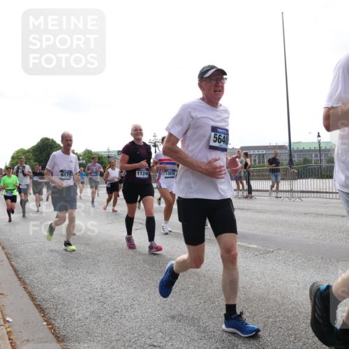 29.06.2025 - hella hamburg halbmarathon Lena Gebhardt http://msf.ph/oto/8302955 29.06.2025 10:37:13 Lombardsbrücke 6172, 11246, 13970, 5640, 17713, 1022, 1118, 1253, 1276, 1337, 1339, 1488, 1490, 1597, 1819, 1952, 1954, 2016, 2031, 2072, 2104, 2272, 2480, 2486, 2552, 2640, 3127, 3165, 3714, 3873, 3895, 4097, 4347, 4618, 4733, 4762, 4996, 5146, 5171, 5186, 5224, 5538, 5560, 5640, 5786, 5789, 5790, 5940, 6172, 6359, 6584, 6804, 6821, 7085, 7202, 7235, 7544, 7707, 7773, 7777, 7823, 8007, 8257, 8258, 8315, 8499, 8758, 8811, 8843, 8936, 8937, 9054, 9055, 9295, 9524 meine-sportfotos.de