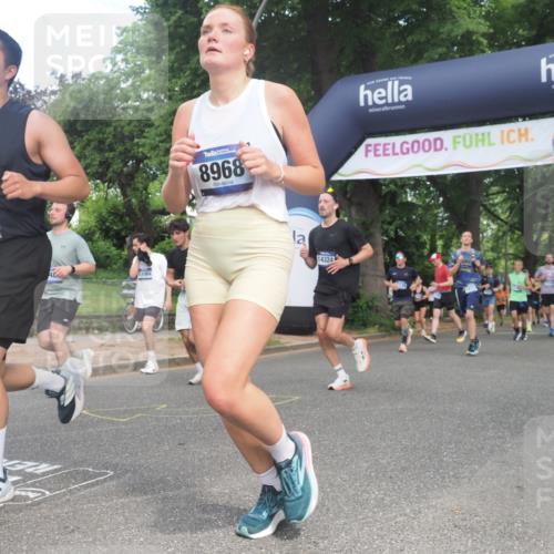 29.06.2025 - hella hamburg halbmarathon KatJ http://msf.ph/oto/8303046 29.06.2025 10:43:31 Zwischen KM18-KM19 1972, 2083, 2250, 2741, 2982, 2996, 4594, 4813, 5492, 7547 meine-sportfotos.de