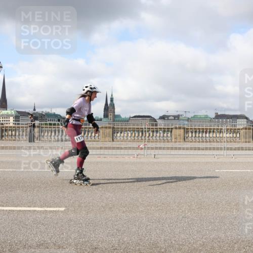 29.06.2025 - hella hamburg halbmarathon Lena Gebhardt http://msf.ph/oto/8303054 29.06.2025 09:06:49 Lombardsbrücke  meine-sportfotos.de