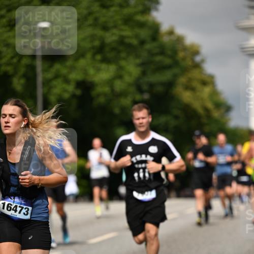 29.06.2025 - hella hamburg halbmarathon Dr. Thomas Lammeyer http://msf.ph/oto/8303118 29.06.2025 10:16:28 Kennedybrücke 1249, 1610, 1785, 1850, 1851, 2963, 2964, 3182, 3248, 3262, 3363, 4453, 4532, 5150, 5166, 5176, 6822, 6871, 7014, 7907, 8917, 8971, 9428, 9705, 10067, 10402, 10409, 10685, 11025 meine-sportfotos.de