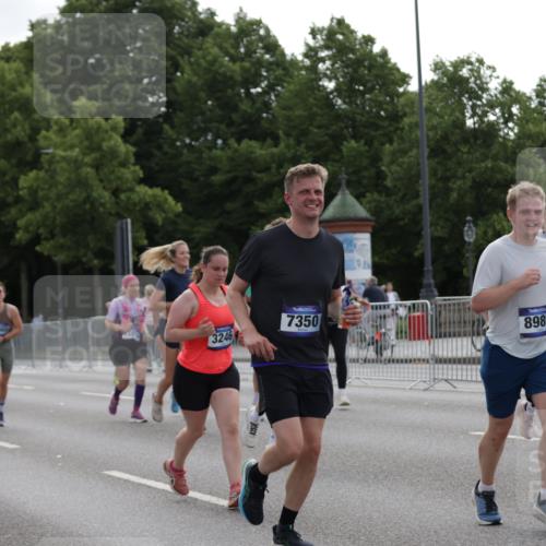 29.06.2025 - hella hamburg halbmarathon Jannik Wohlers http://msf.ph/oto/8303182 29.06.2025 10:37:27 Lombardsbrücke 1475, 1578, 1799, 1985, 2199, 2853, 3230, 3246, 3880, 5139, 5522, 5875, 6243, 6362, 6697, 7244, 7321, 7350, 7696, 8985, 9247, 9288, 9895, 10025, 10159, 10836, 11087, 11164, 11421, 11456, 11457, 11479, 11543, 11882, 12242, 12254, 13650, 14018, 15002, 15418, 15511, 16211, 16360, 17389, 17793, 17798, 18317, 18319, 18572 meine-sportfotos.de