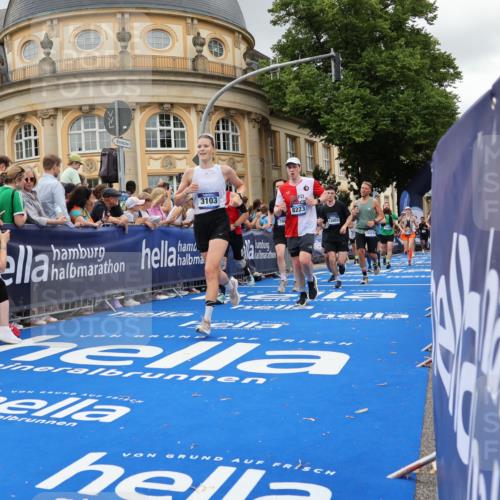29.06.2025 - hella hamburg halbmarathon Strokosch-Dieckow http://msf.ph/oto/8303232 29.06.2025 10:54:18 Ziel 1267, 1442, 3103, 3177, 3426, 3861, 3898, 4635, 6082, 6084, 6443, 6511, 6512, 7274, 8223, 8772, 11009, 11430, 12213, 12321, 12362, 13033, 13289, 13803, 15169, 15946, 16327, 16527, 16574, 16750, 16780, 16879, 17087, 17698, 18268, 19067 meine-sportfotos.de