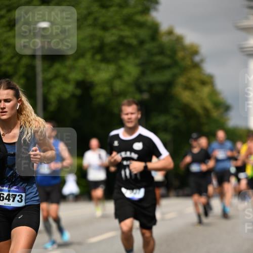 29.06.2025 - hella hamburg halbmarathon Dr. Thomas Lammeyer http://msf.ph/oto/8303233 29.06.2025 10:16:28 Kennedybrücke 1249, 1610, 1785, 1850, 1851, 2963, 2964, 3182, 3248, 3262, 3363, 4453, 4532, 5150, 5166, 5176, 6822, 6871, 7014, 7907, 8917, 8971, 9428, 9705, 10067, 10402, 10409, 10685, 11025 meine-sportfotos.de