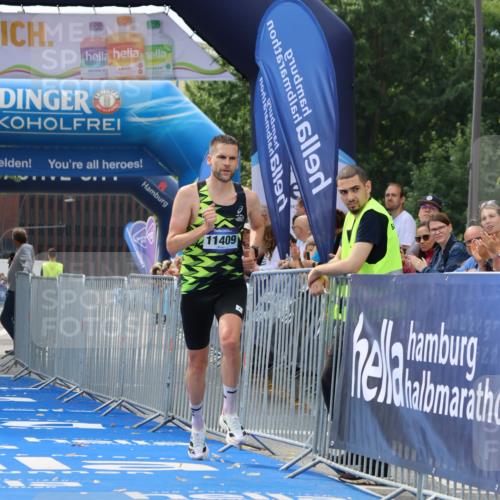 29.06.2025 - hella hamburg halbmarathon Strokosch-Dieckow http://msf.ph/oto/8303421 29.06.2025 10:16:17 Ziel 11409 meine-sportfotos.de