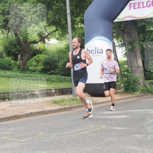 29.06.2025 - hella hamburg halbmarathon KatJ http://msf.ph/oto/8303443 29.06.2025 10:14:13 Zwischen KM18-KM19  meine-sportfotos.de
