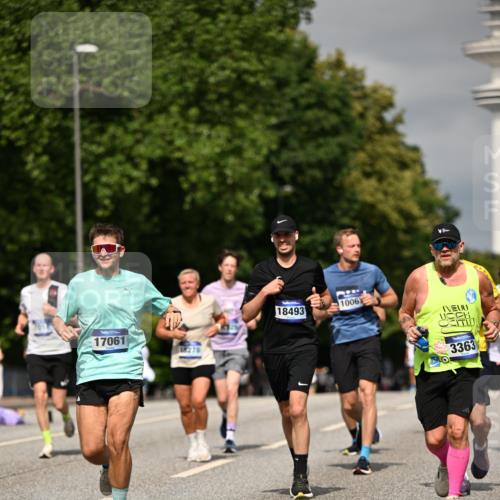 29.06.2025 - hella hamburg halbmarathon Dr. Thomas Lammeyer http://msf.ph/oto/8303615 29.06.2025 10:16:32 Kennedybrücke 1249, 1610, 1785, 1850, 1851, 2531, 2942, 2963, 2964, 3182, 3248, 3363, 4453, 4532, 5150, 5166, 5176, 6822, 7014, 7907, 8405, 8917, 8971, 9428, 9705, 10067, 10402, 10409, 10685, 11025 meine-sportfotos.de