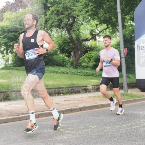 29.06.2025 - hella hamburg halbmarathon KatJ http://msf.ph/oto/8303651 29.06.2025 10:14:14 Zwischen KM18-KM19  meine-sportfotos.de