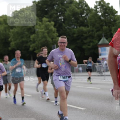 29.06.2025 - hella hamburg halbmarathon Jannik Wohlers http://msf.ph/oto/8303671 29.06.2025 10:37:29 Lombardsbrücke 1475, 1578, 1799, 1985, 2853, 3230, 3246, 3880, 5139, 5522, 6243, 6362, 6697, 7244, 7321, 7350, 7696, 8198, 8199, 8985, 9247, 9288, 9895, 10025, 10159, 10836, 11087, 11152, 11164, 11421, 11456, 11457, 11479, 11543, 11882, 12242, 12254, 12997, 13650, 14018, 15002, 15329, 15418, 15511, 15762, 16211, 16220, 16360, 17389, 17793, 18317, 18319, 18572, 18937 meine-sportfotos.de