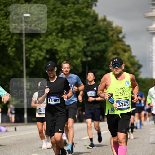 29.06.2025 - hella hamburg halbmarathon Dr. Thomas Lammeyer http://msf.ph/oto/8303694 29.06.2025 10:16:33 Kennedybrücke 1610, 1785, 1851, 2531, 2942, 2963, 2964, 3363, 4453, 4532, 5150, 5166, 6822, 7014, 7907, 8398, 8405, 8917, 8971, 9428, 9705, 10067, 10402, 10409, 10685, 11025 meine-sportfotos.de